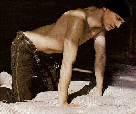 http://thebosh.com/upload/2007/06/25/wentworth_miller_lit.jpg