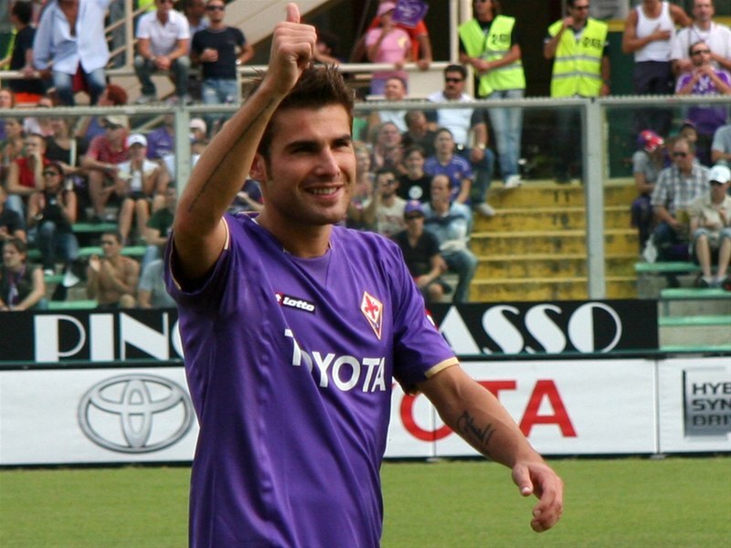 http://upload.wikimedia.org/wikipedia/commons/thumb/0/08/Adrian_Mutu.jpg/800px-Adrian_Mutu.jpg