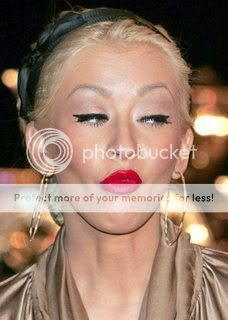 http://i130.photobucket.com/albums/p255/anne_cath86/Xtina.jpg