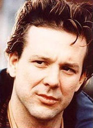 http://www.nndb.com/people/466/000025391/MickeyRourke1-sized.jpg