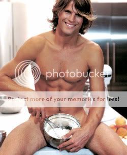 http://i88.photobucket.com/albums/k162/jessie89_01/sexyguy.jpg