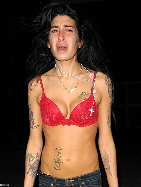 http://img.dailymail.co.uk/i/pix/2007/12_01/amywinehouseBIG_468x621.jpg