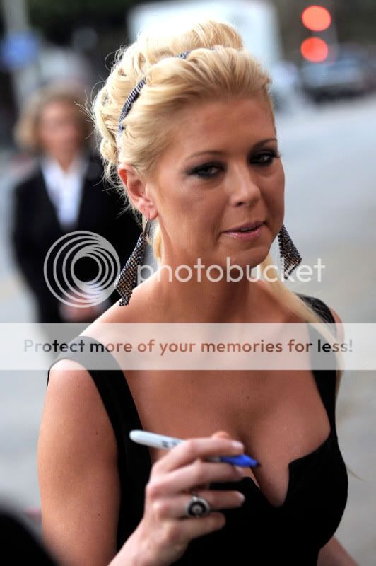 http://i7.photobucket.com/albums/y259/eyes4you/tara_reid_sept_old_5_big.jpg